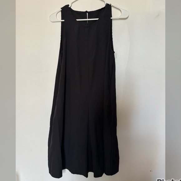 BLACK MIDI DRESS - Picture 1 of 3